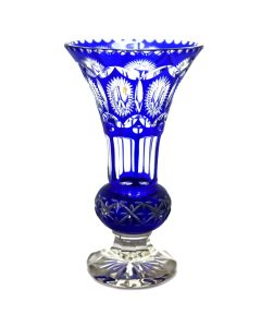 Vase en cristal doublé bleu à motifs géométrique