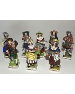 Série de 8 personnages en Porcelaine Capo di Monte 