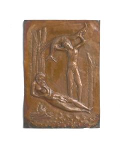 Plaque du chasseur et sa femme en laiton repoussé patiné