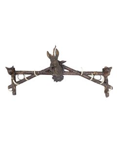 Porte-manteau style forêt noire en bois sculpté et en papier mâché vers 1900