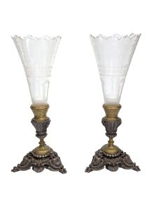 Paire de bouquetières en bronze doré et argenté par Oudry cornet en cristal gravé