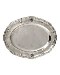 Plat ovale en argent massif par la Maison Odiot à Paris