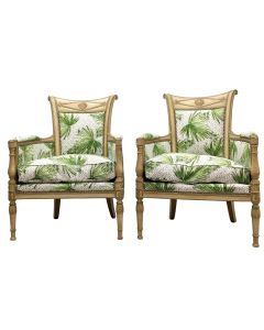 Paire de bergères de style directoire en bois laqué retapissées de neuf