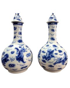 Vases blanc bleu de Chine (paire)