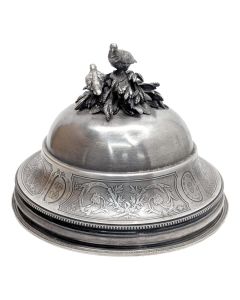 Assiette à cloche en métal argenté 1900 aux perdrix maison Christofle 