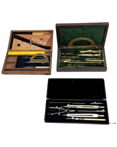 Série de boites de compas et rapporteurs d'ingénieurs XXème