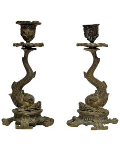 paire de bougeoirs Napoléon III aux dauphins en bronze doré 