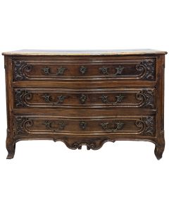 Commode Lyonnaise  en noyer époque XVIIIème