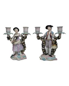 Paire de Bougeoirs en porcelaine allemande 