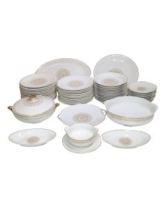 Grand service de table Lanternier Limoges  en porcelaine 