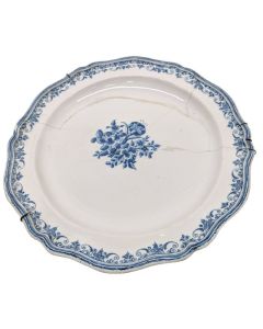 Plat en faïence de Moustiers époque XVIIIème