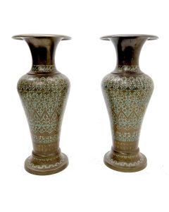 Paire de vases en bronze niellé travail oriental 