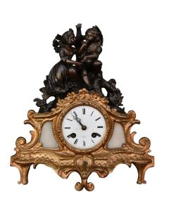 Pendule époque 1880 aux deux jeunes amoureux régule doré et marbre blanc