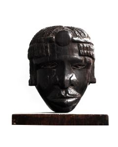 Tête d'africain sculpté dans l'ébène soclé