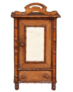 Armoire en pitchpin style bambou époque 1900