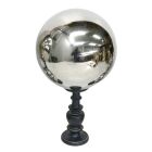 Boule de métal chromé monté sur socle