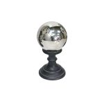Boule de métal chromé monté sur socle