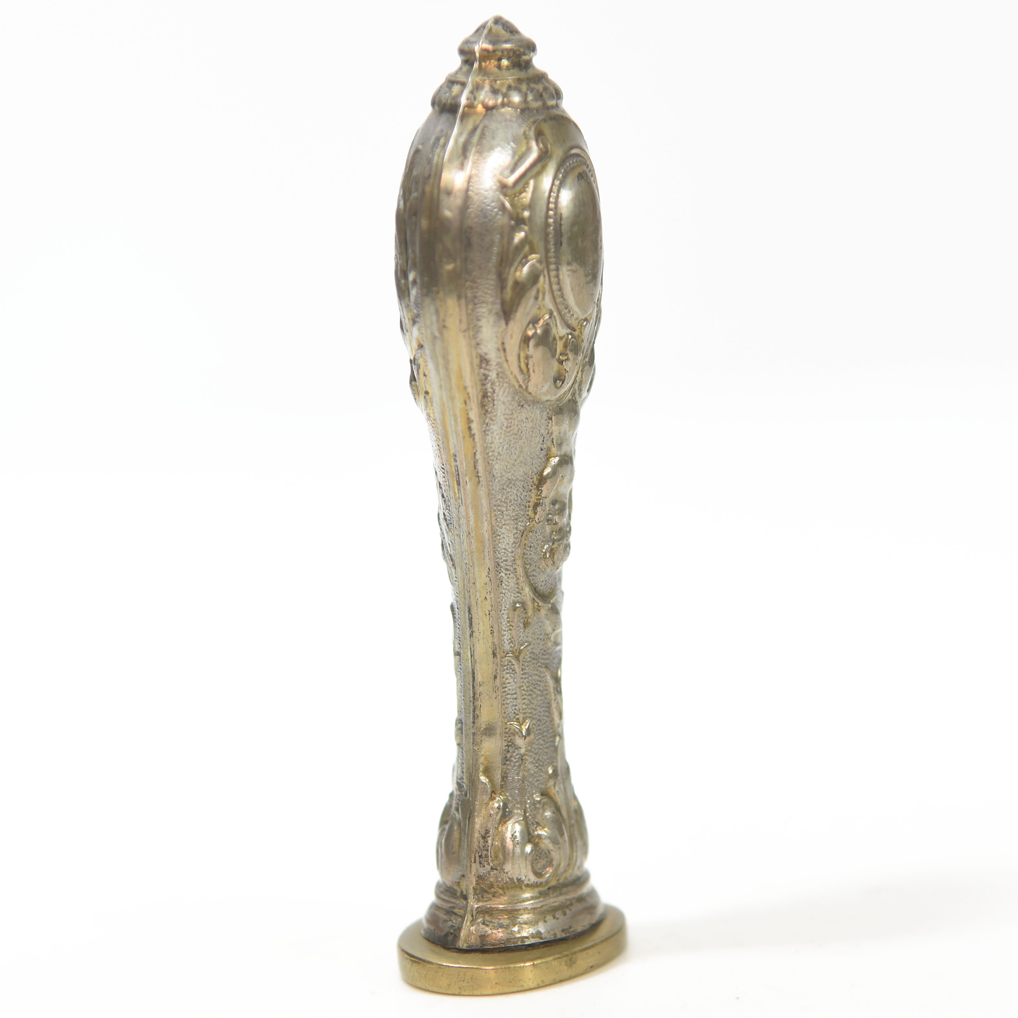 Sceau à cacheter de collection en métal argenté ou argent décor de putto