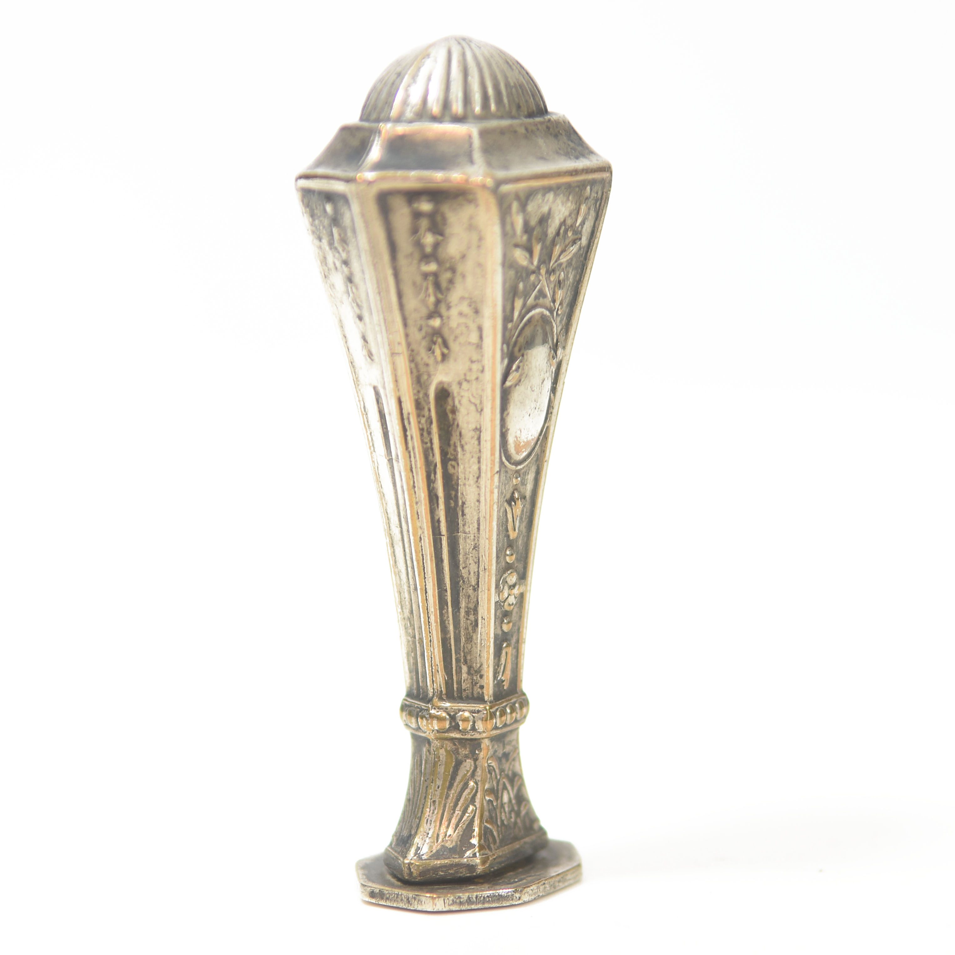 Sceau à cacheter de collection en métal argenté ou argent pommeau 