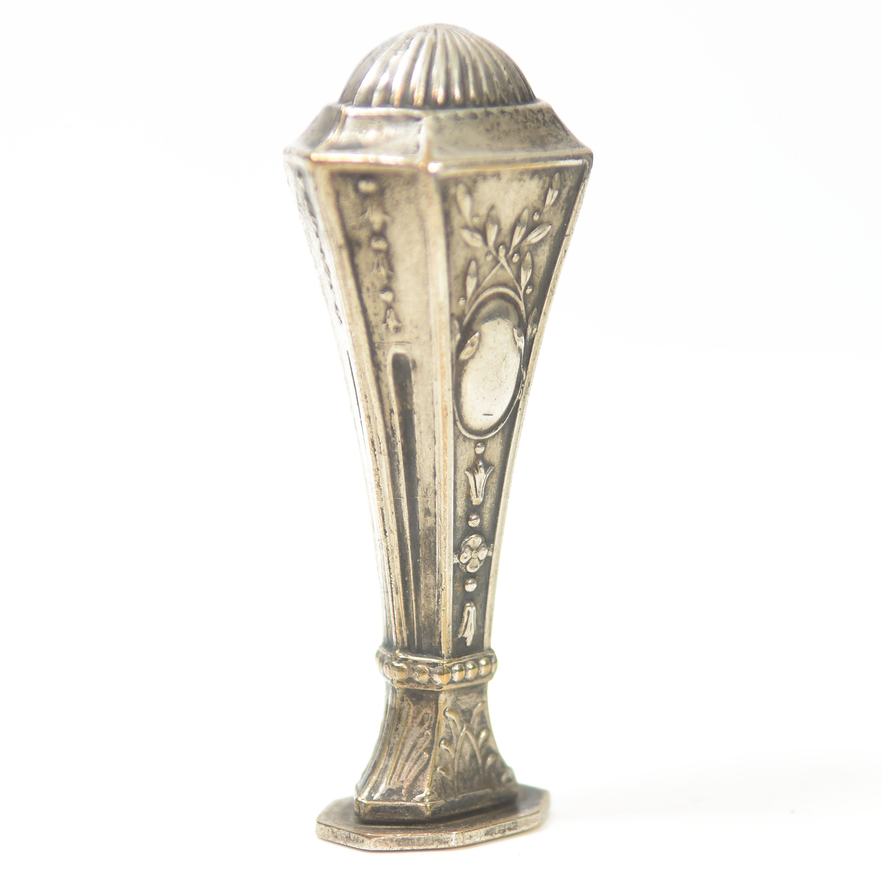 Sceau à cacheter de collection en métal argenté ou argent pommeau 