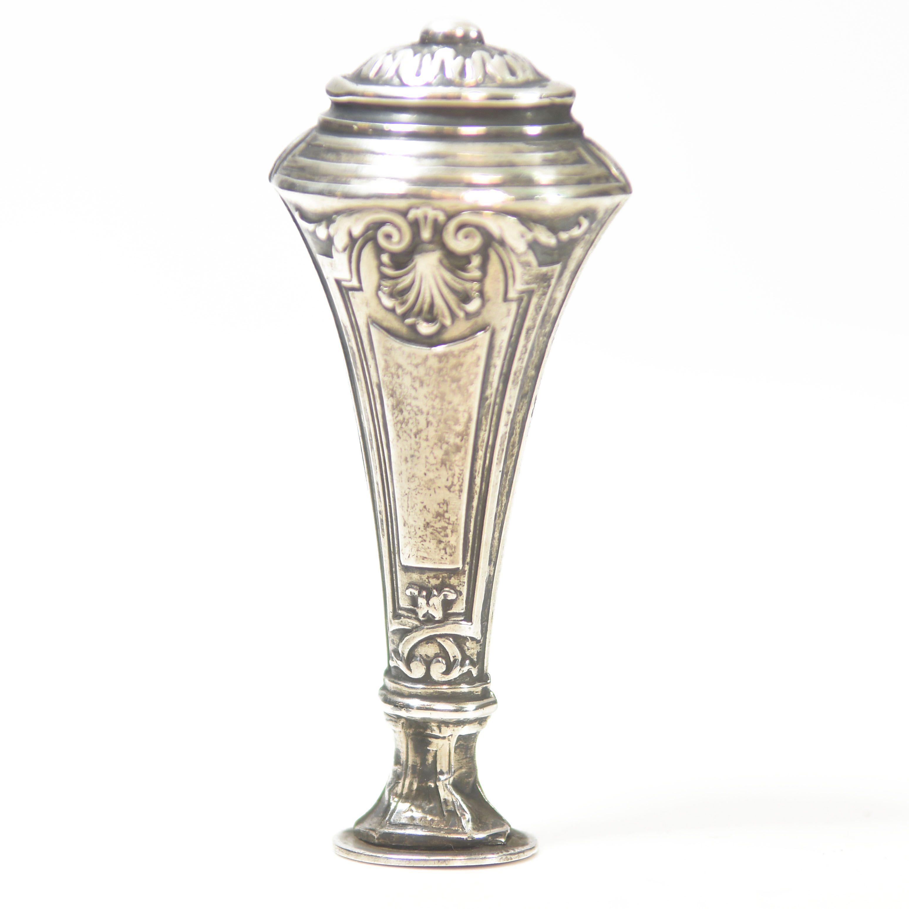 Sceau à cacheter de collection en métal argenté ou argent décor régence