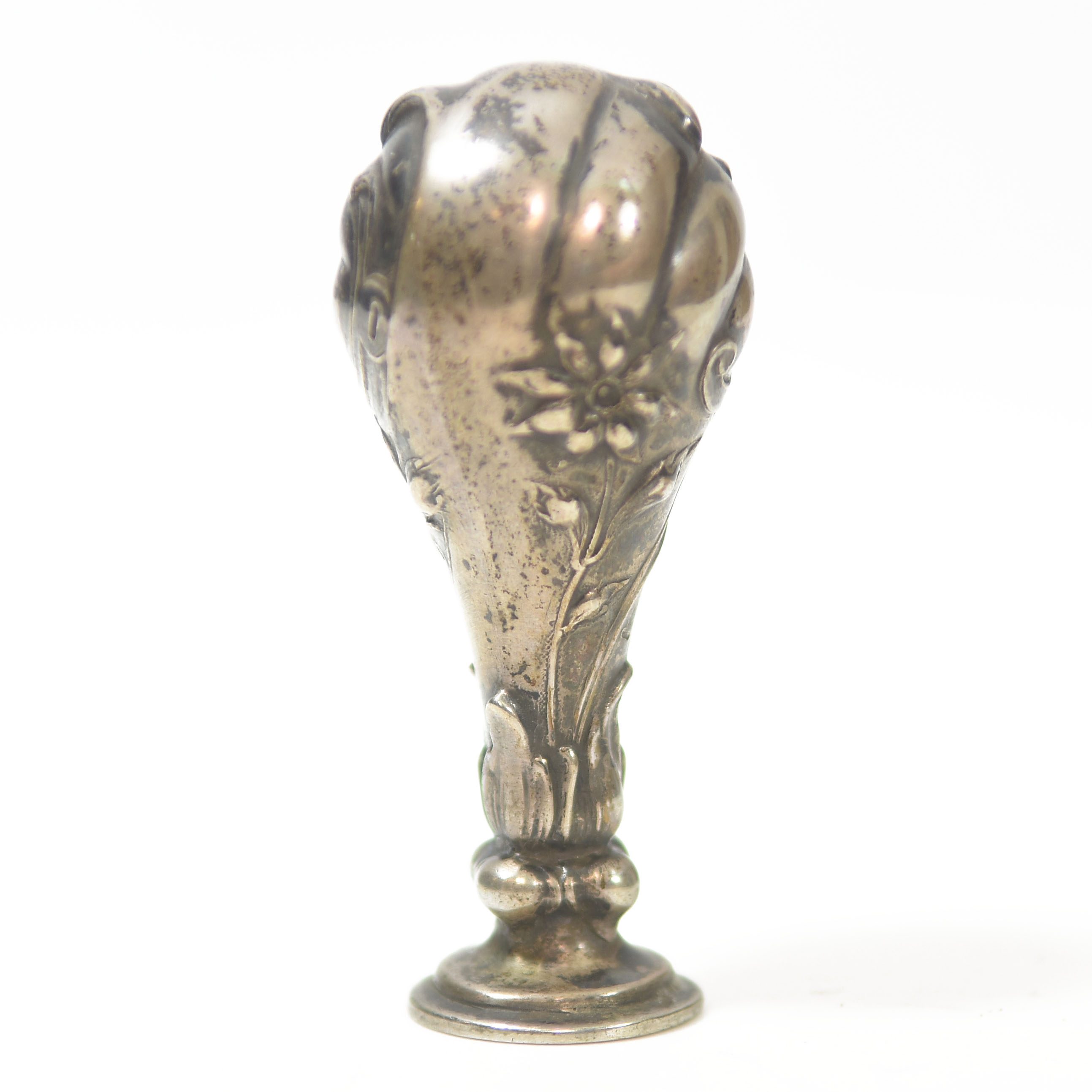 Sceau à cacheter de collection en métal argenté ou argent décor Art Nouveau