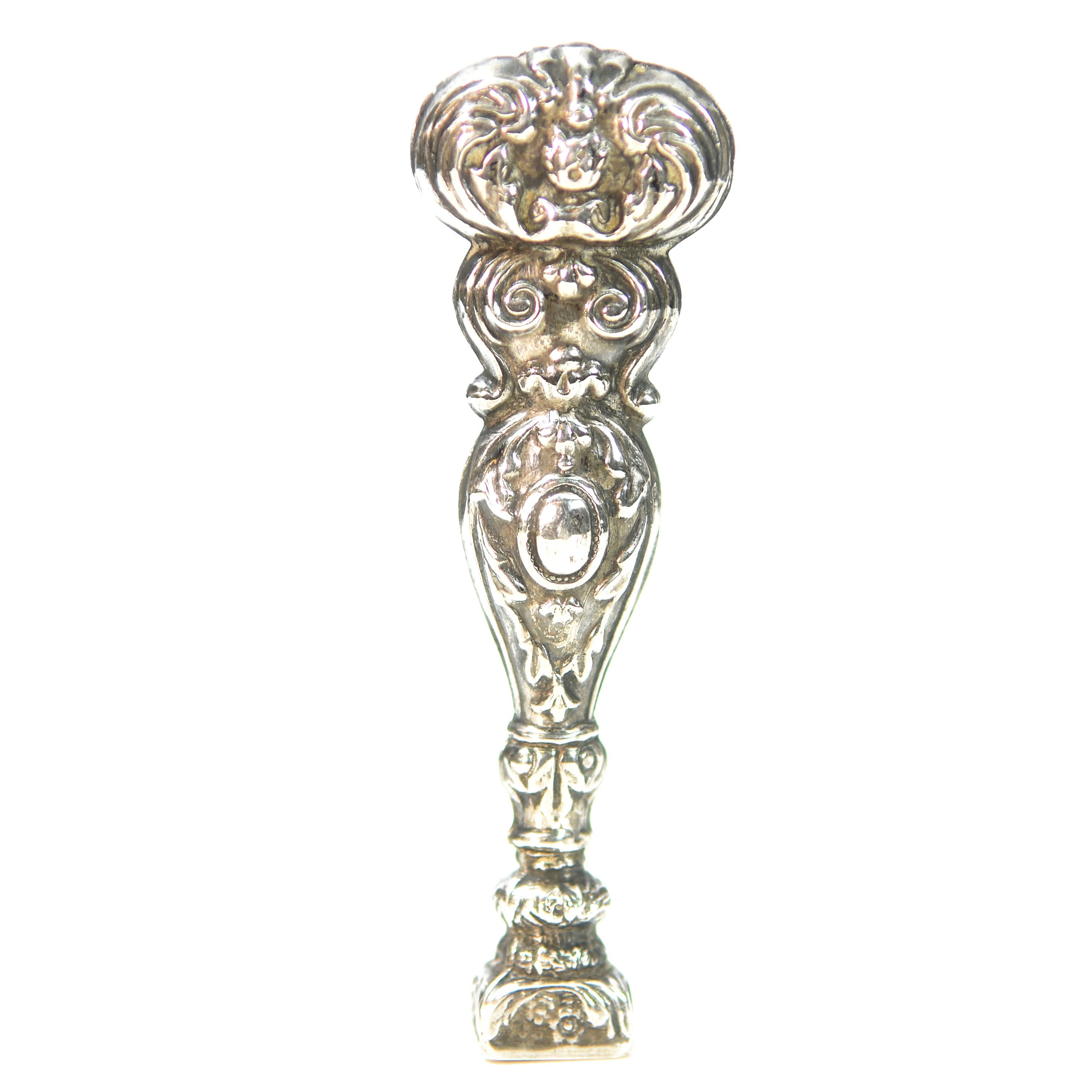 Sceau à cacheter de collection en argent décor rocaille 