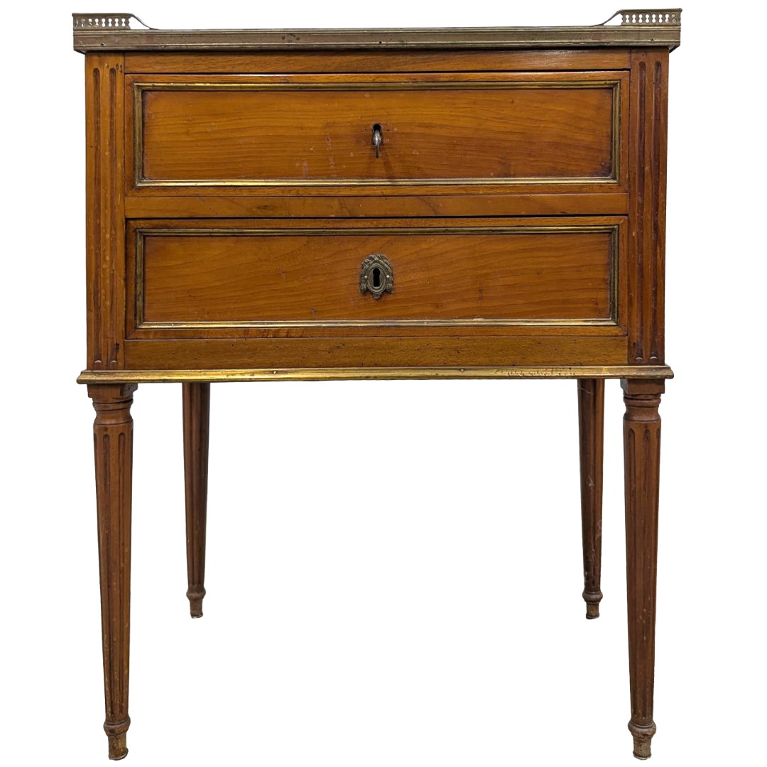 petite commode en acajou de style louis XVI 