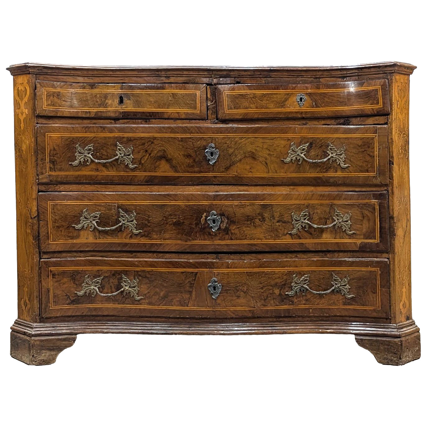 Commode galbée Italie probablement Venise époque XVIIIème en marqueterie 